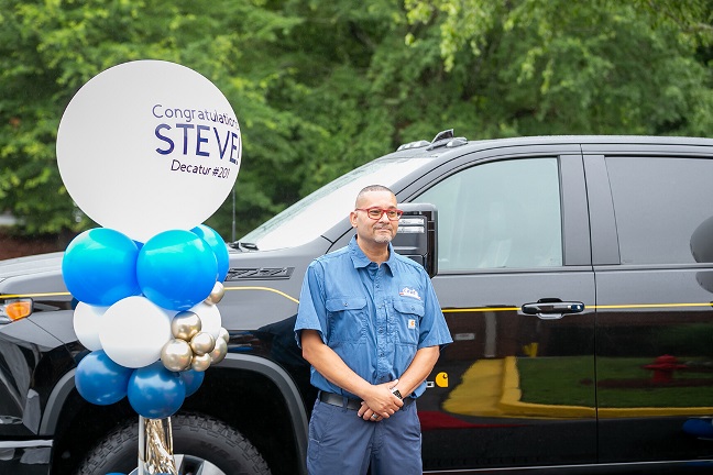 Cintas Service Sales Representative Steve Rosa (Decatur, Ga.) and his brand-new truck